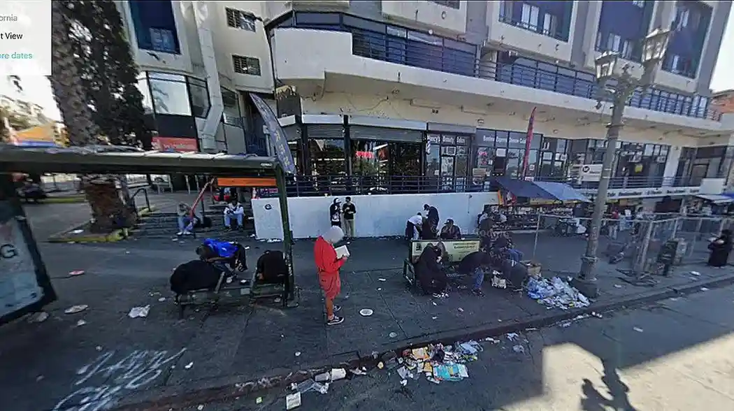 Federal law enforcement agents at MacArthur Park in Los Angeles following the March 2026 arrest of 18th Street Gang members