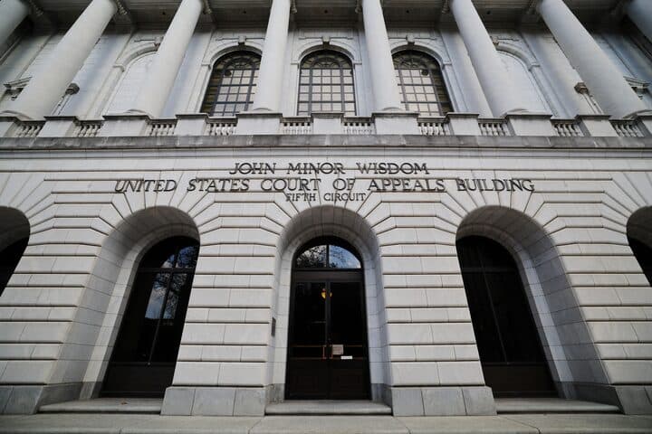 Appeals Court Lifts Block on Mississippi's DEI Ban and Removes Judge Over AI Errors