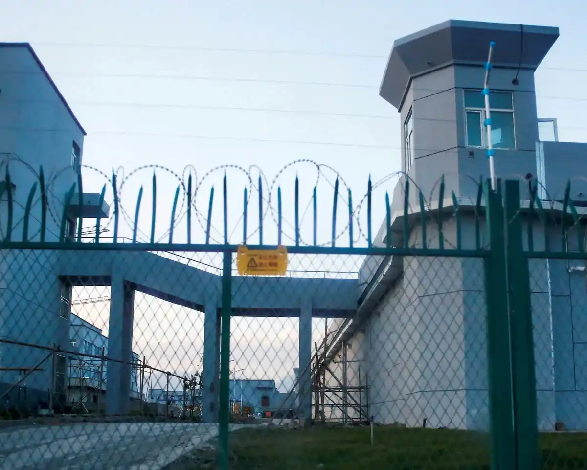 Still image from Guan Heng’s undercover footage of Xinjiang detention center